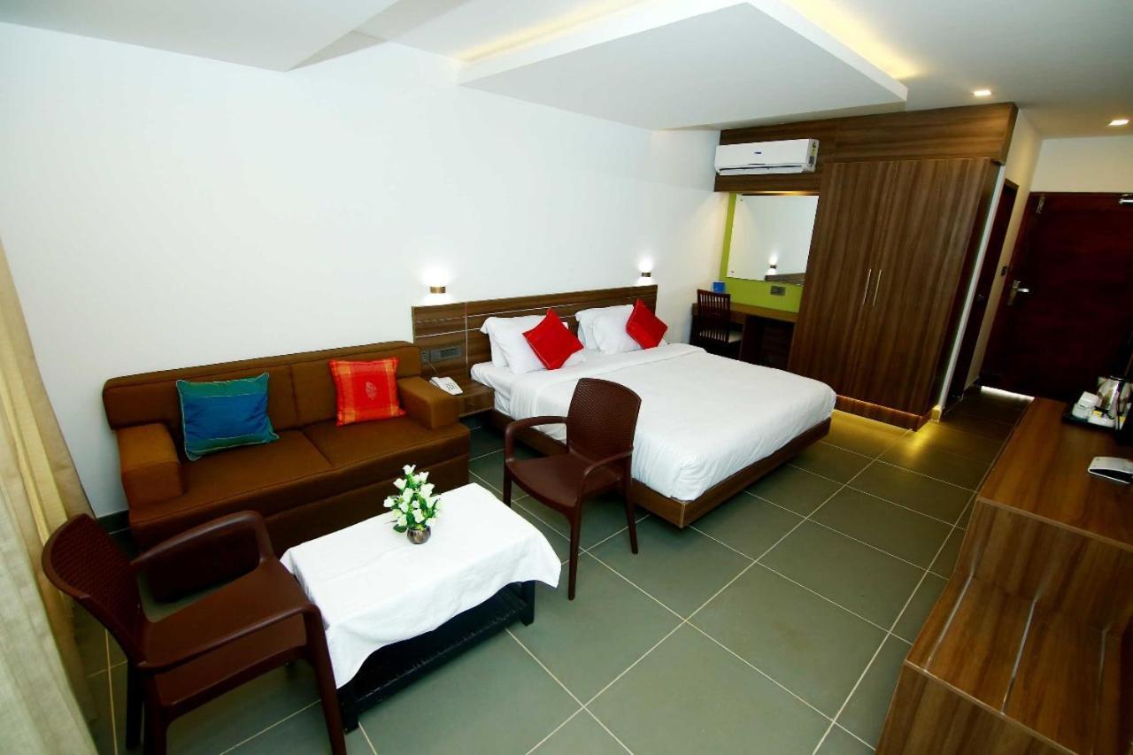 Silver Storm Resort Athirappilly エクステリア 写真