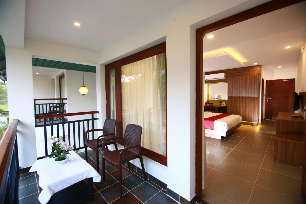 Silver Storm Resort Athirappilly エクステリア 写真