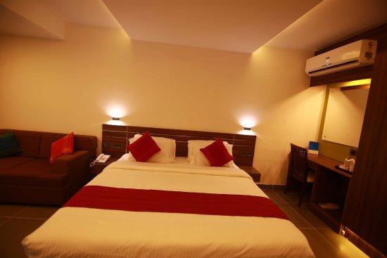 Silver Storm Resort Athirappilly エクステリア 写真